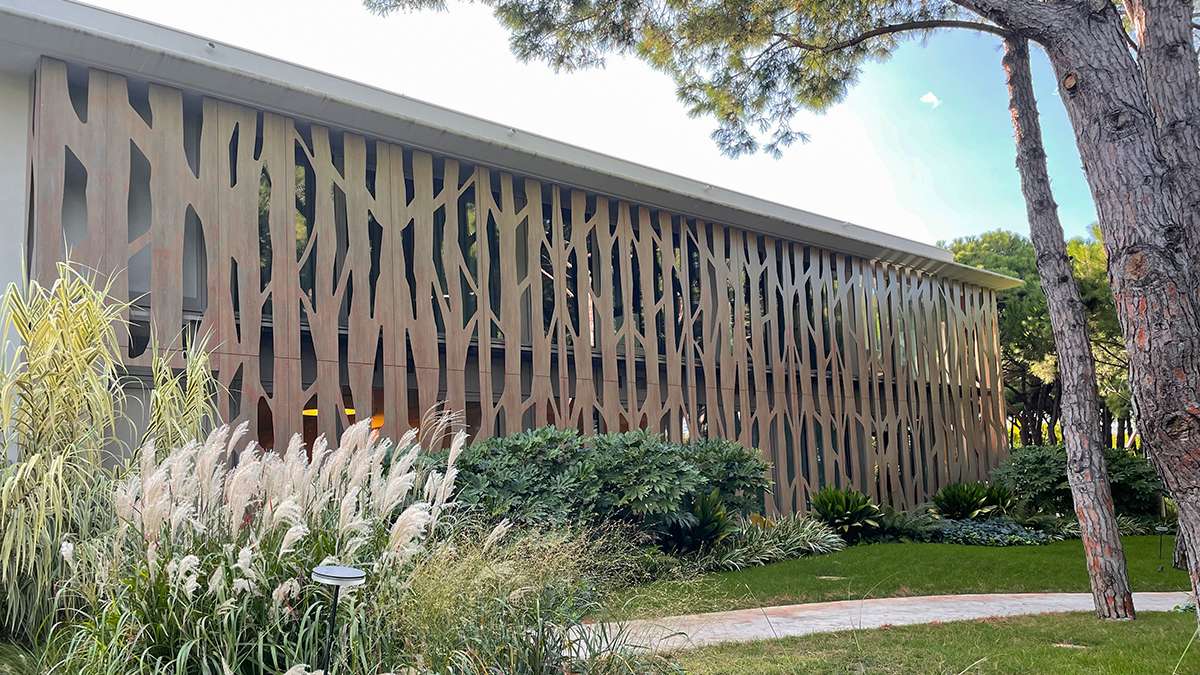 mediterraneo-spa-architecture-facade-detail