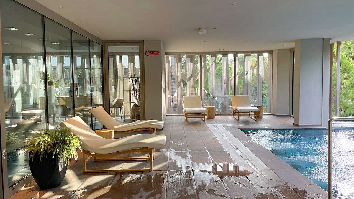mediterraneo-wellness-spa-pool-pineta-terrace3