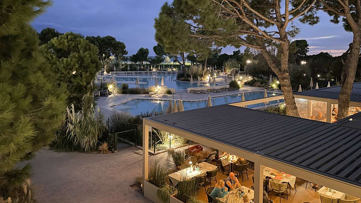 outdoor-camping-plenair-rooftop-pools